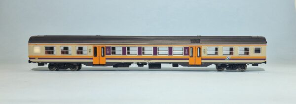 Carrozza MDVC in livrea d'origine con logo XMPR - di 1'/2' classe