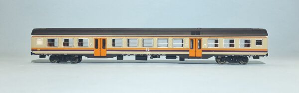 Carrozza MDVC in livrea d'origine con logo "televisore" - di 2' classe