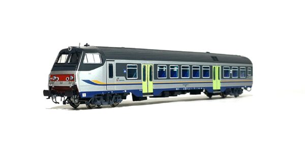 Carrozza MDVC in livrea DTR- MAZINGA TE di 2' classe