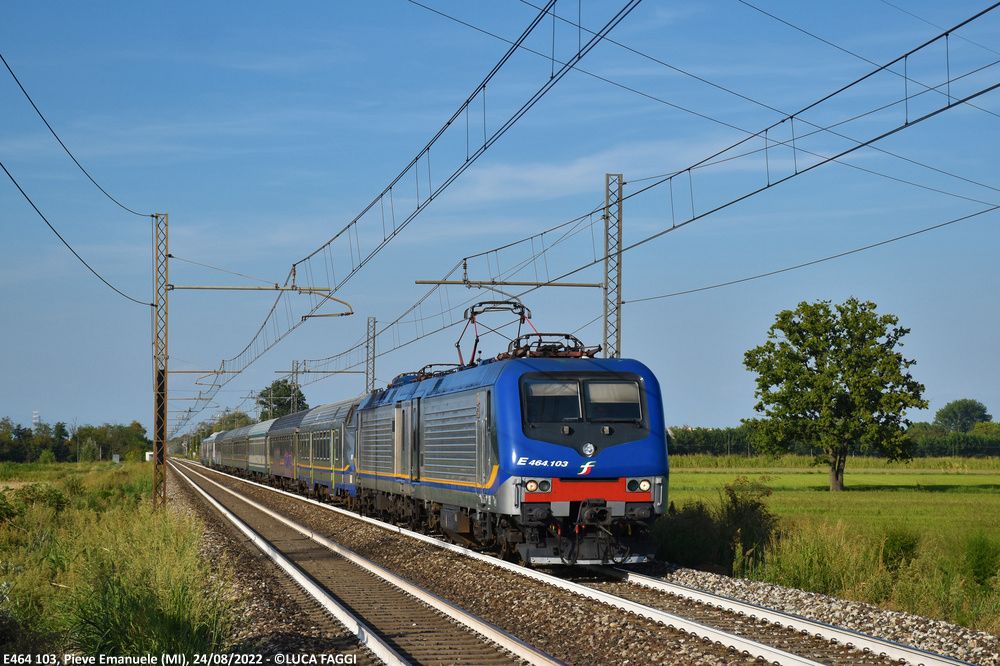 REGIONALE Locomotiva E.464.103 con sound DCC - immagine 2