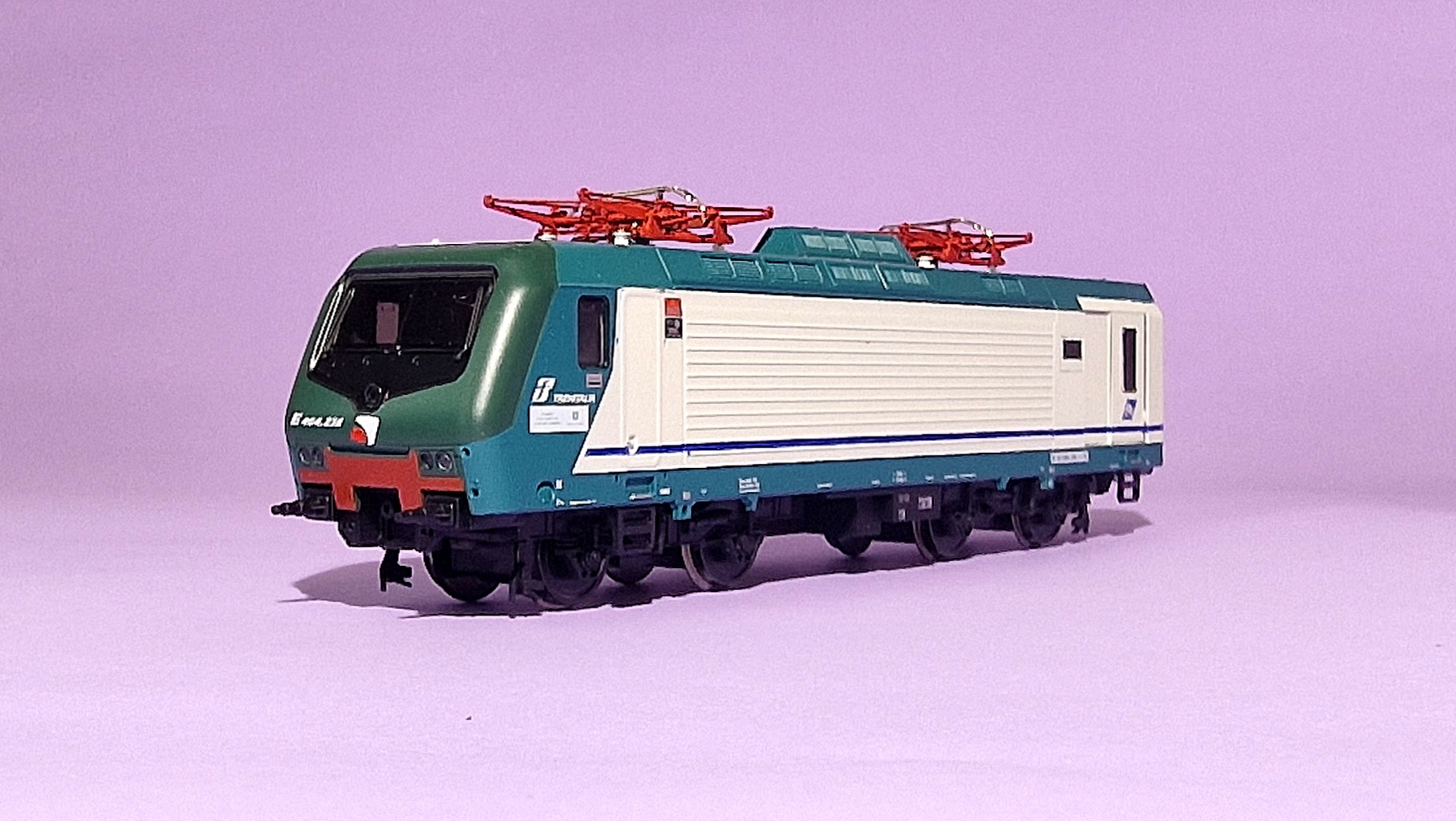 XMPR-TRENORD Locomotiva E.464.238
