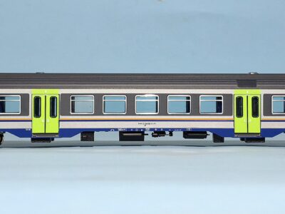 Carrozza MDVC in livrea DTR - di 2' classe