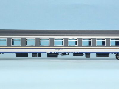 Carrozza MDVE in livrea DTR tabelle gialle- di 1' classe